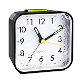 CNMTCCO sveglia da comodino, senza ticchettio, con luce, alimentata a batteria, allarme forte, funzione Snooze, funzionamento silenzioso,adatta a chi ha il sonno profondo. (‌Nero)